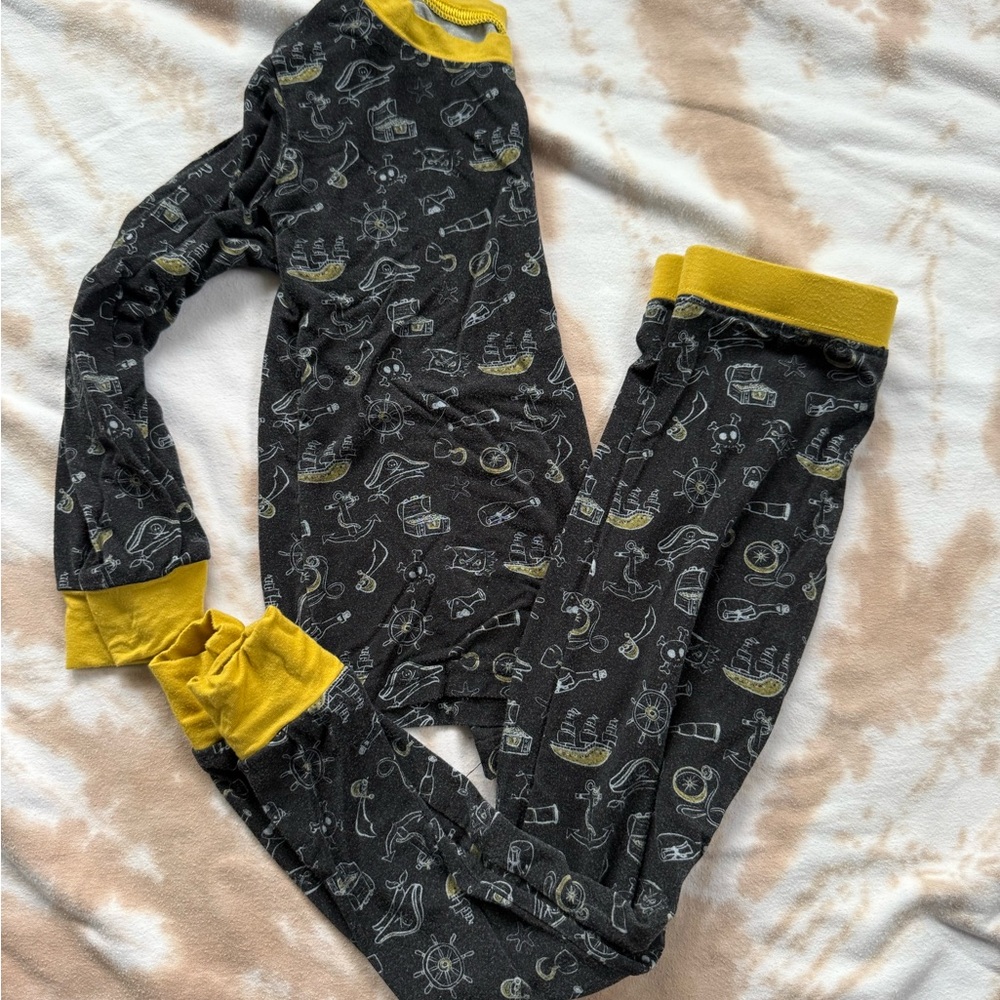 Little Crowns and Capes Pirates 3T